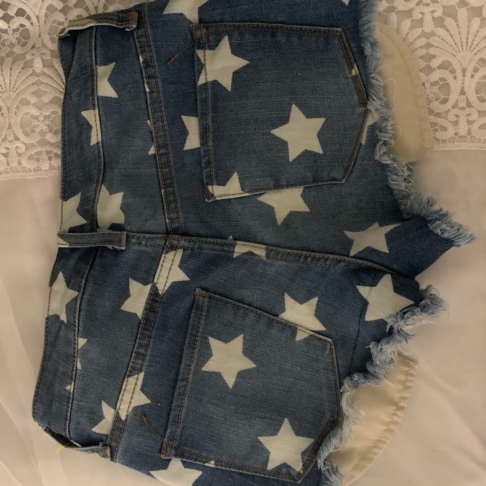 -Distressed-Ripped-Shorts-cut-off-Low-rise-shorts. - Picture 7 of 7